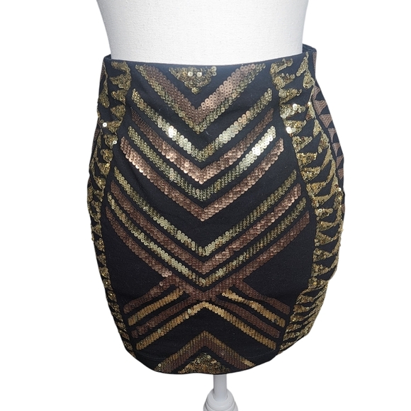 Express Sequin Mini Skirt with Black, Gold and Bronze Pattern Size XS - Picture 6 of 8